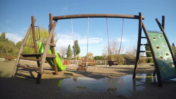 Parque infantil Happy Time Lugares para niños en la naturaleza — Vídeo de stock