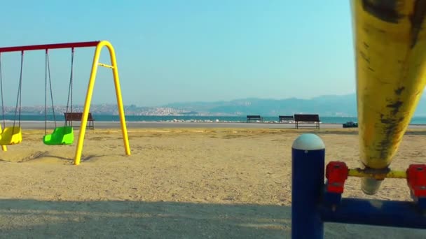 Spielplätze für Kinder in der Natur — Stockvideo