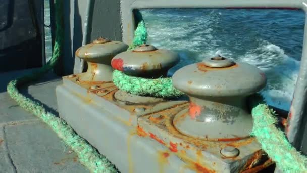 Φωτιστικά τύπου bollard στο Ferryboat — Αρχείο Βίντεο