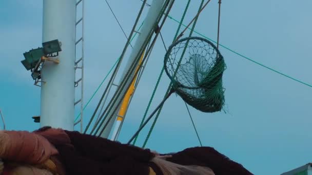 捕鱼船和渔网 — 图库视频影像