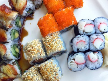 Japonya geleneksel deniz ürünleri suşi