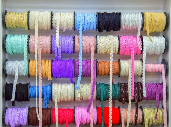 Rollos de material textil de tela colorida —  Fotos de Stock