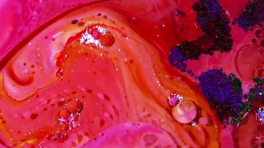 Renkli kaos mürekkep yayılmış sıvı ve küreler türbülans hareketi