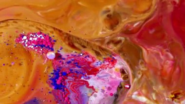 Renkli kaos mürekkep yayılmış sıvı ve küreler türbülans hareketi