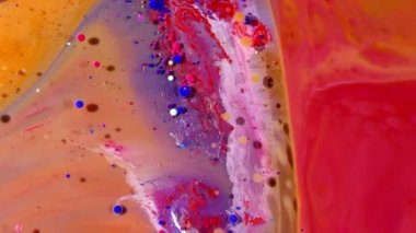 Renkli kaos mürekkep yayılmış sıvı ve küreler türbülans hareketi