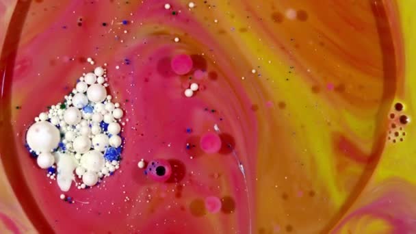 Разноцветные Чернила Хаоса Распространяются Движении Турбулентность Жидкости Сфер — стоковое видео