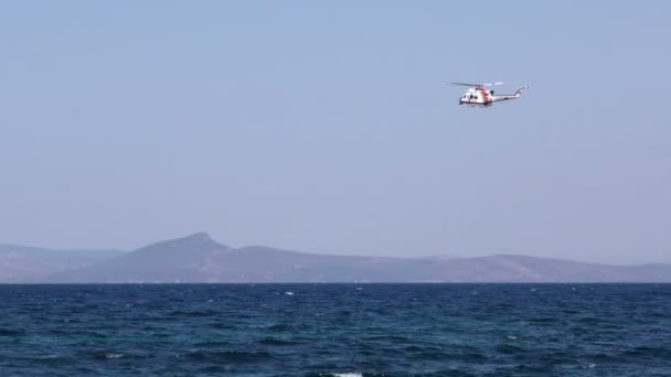Ελικόπτερο Διάσωσης Και Θάλασσα — Αρχείο Βίντεο