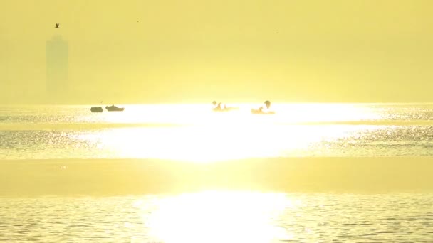 Sonnenuntergang Und Fischerboote — Stockvideo