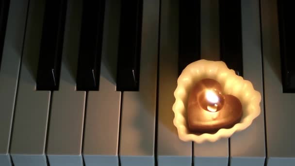 Candela Sul Tasto Del Pianoforte — Video Stock