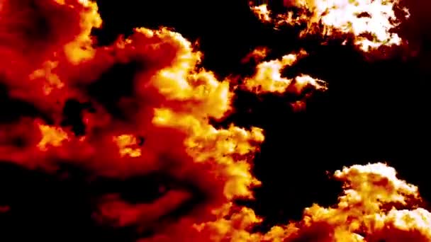 Deli Gibi Yanan Kara Bulutlar — Stok video