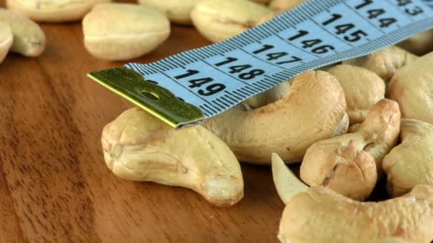 Cashewnüsse Und Messmakro Ansicht — Stockvideo