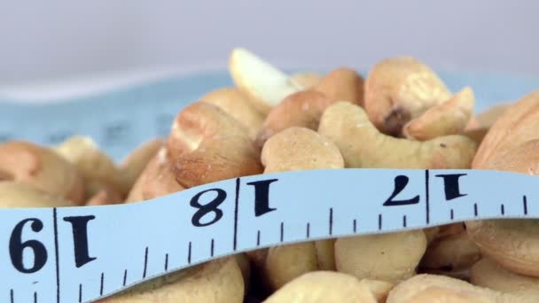 Cashewnüsse Und Messmakro Ansicht — Stockvideo