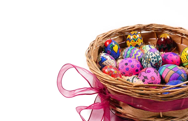 Huevos Pascua Coloridos Cesta Madera — Foto de Stock