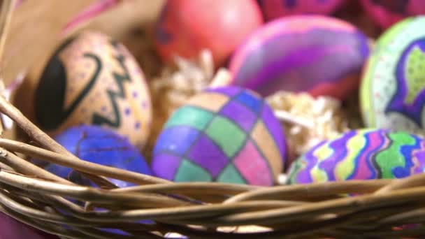 カラフルなイースター復活祭卵のお祝い — ストック動画