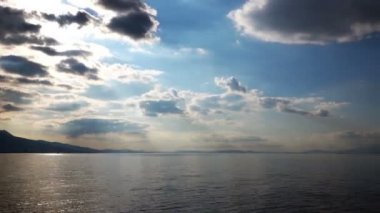 Deniz ve Yumuşak Bulutlar Zaman Hızı