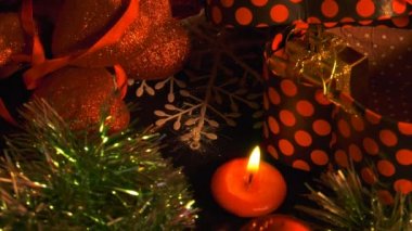  Mum Işıkları Üzerine Noel Dekorasyonu 