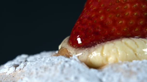 Délicieux Savoureux Gâteau Aux Fraises Sucrées — Video