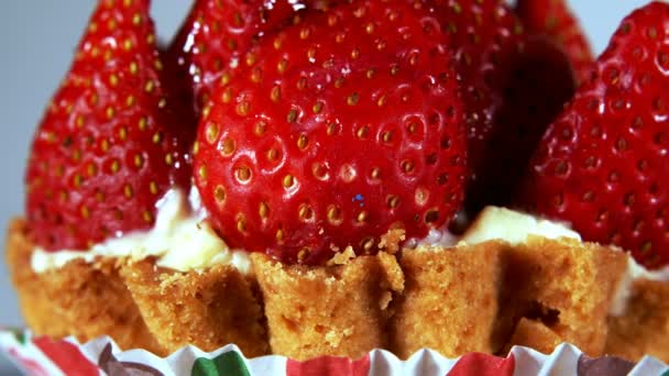 Delicious Tasty Sweet Strawberry Cake — Stok video
