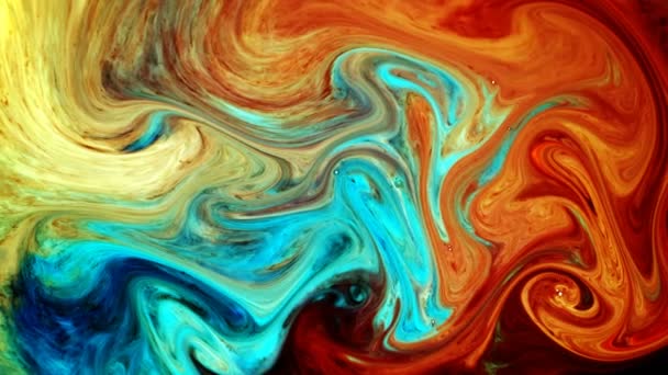 Résumé Le mouvement de peinture à l'encre explose et se propage sur un élément liquide laiteux 