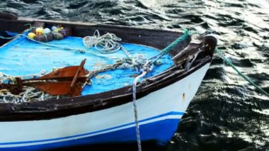 Balıkçı teknesi ve deniz