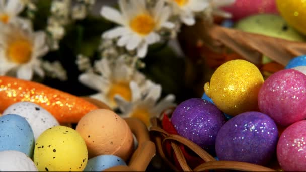 カラフルな伝統的なお祝いイースターパスカル卵 — ストック動画