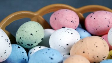 Renkli Geleneksel Paskalya Yumurtaları Kutlaması 