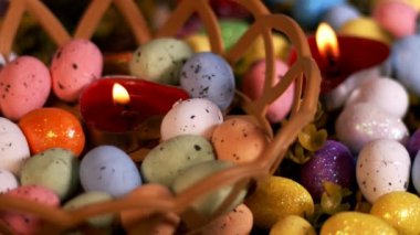 Renkli Geleneksel Paskalya Yumurtaları Kutlaması 