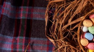 Renkli Geleneksel Paskalya Yumurtaları Kutlaması 