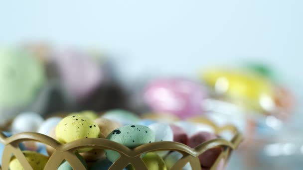Barevná tradiční slavnostní velikonoční vajíčka Paschal 