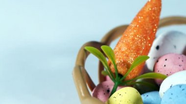 Renkli Geleneksel Paskalya Yumurtaları Kutlaması 