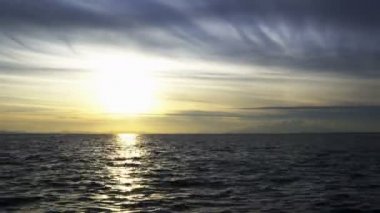  Gün batımında Deniz 