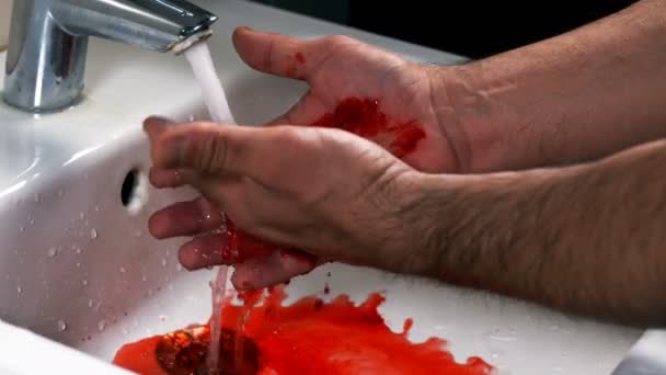 Lavando Mãos Sangrentas Torneira Banheiro — Vídeo de Stock