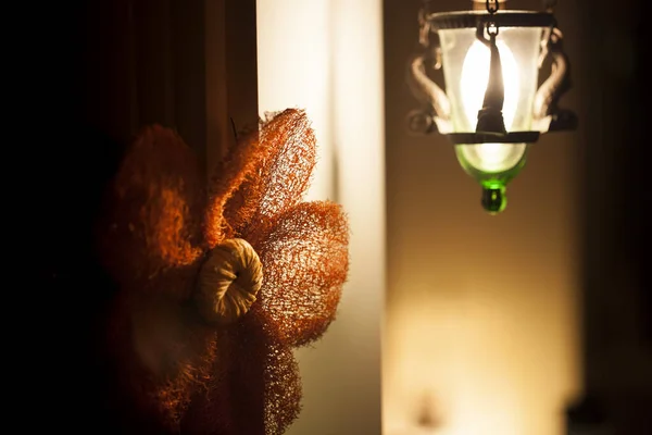 Nachtlampe Und Die Nachahmung Blumen Foto — Stockfoto