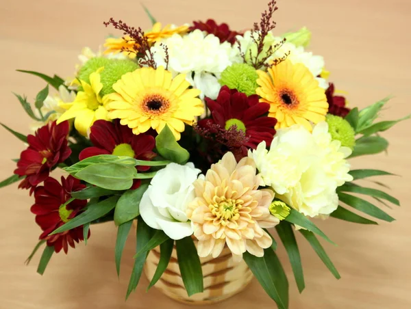 Delicate flowers bouquet — Stock Photo, Image