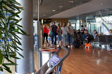 Riga / Letonya - 7.21.2019: Riga havaalanı fotoğrafı.