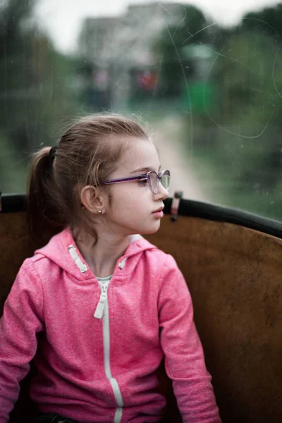 Portrait White Skinned Girl Brown Hair Glasses Sitting Observation Cabin — Stock Photo, Image