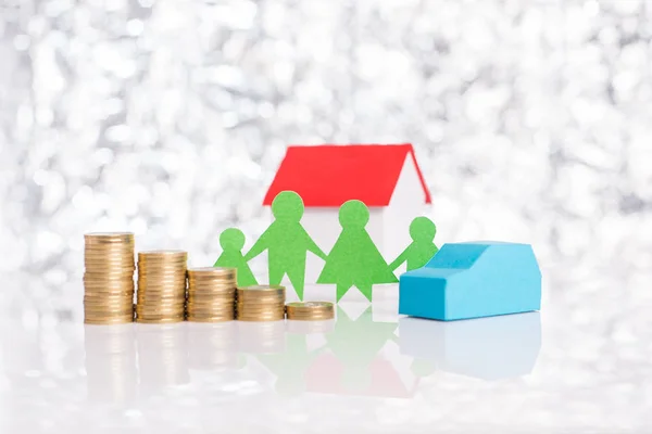 Declining costs of maintaining family and home — Stock Photo, Image