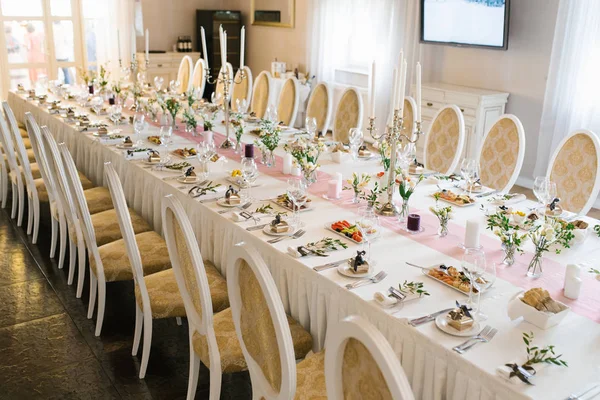 Schöne Klassische Festtafel Bei Der Hochzeit Restaurant — Stockfoto