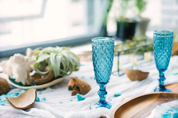 Blue Glass Glasses Holiday Table Broken Coconuts Table Setting Tropical — 스톡 사진