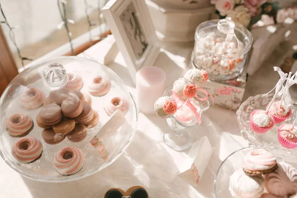 Candy bar at the wedding in pink — Stockfoto