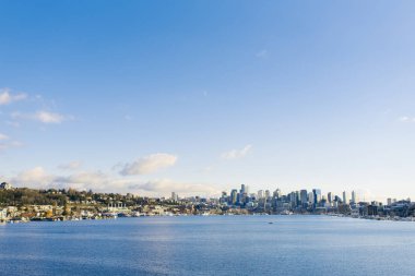 Seattle, Usa. Şubat 2020. Şehir merkezi ve körfez manzarası