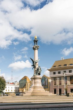 Lviv, Ukrayna. Ekim 2019. Adam Mickiewicz Anıtı