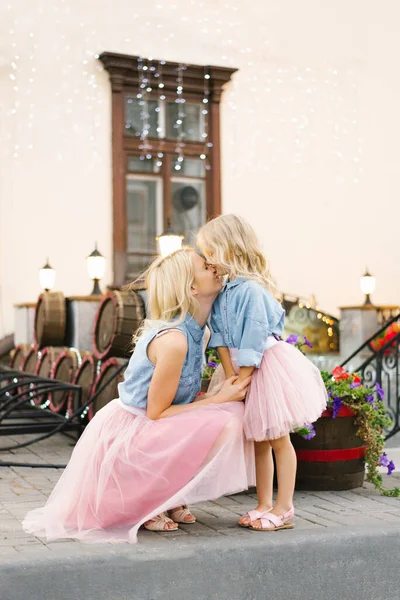 Blonde Mom Little Daughter Pink Skirts Denim Shirts Look Each — Stock Photo, Image
