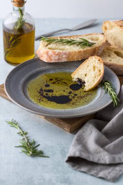 balzamik sirke ve yağ.