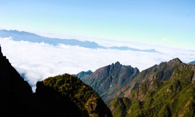 Fasipan dağın bulut ile