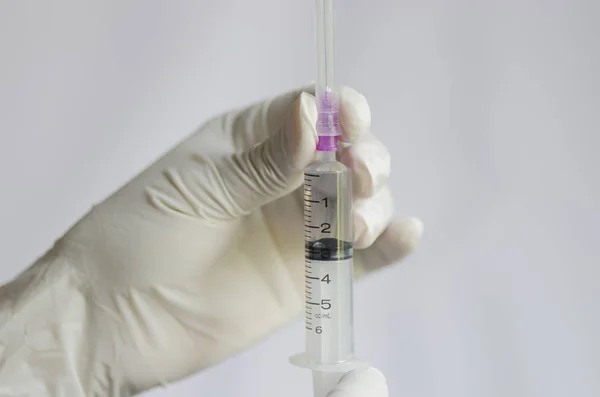 Injectie in de hand syringe. — Stockfoto