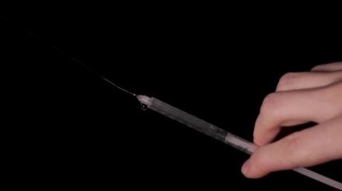 Doktor Enjeksiyon Veriyor. Yakın plan.