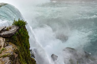 ABD şelalesinin yakınına. Doğa kavramı. Niagara Şelalesi, Kanada. Amerika Birleşik Devletleri
