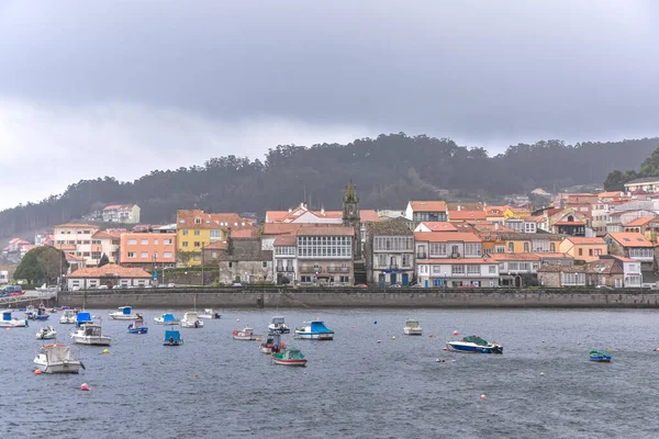 Coastal Village Background Fishing Boats Sea Foreground Galicia Spain — Stock Photo, Image