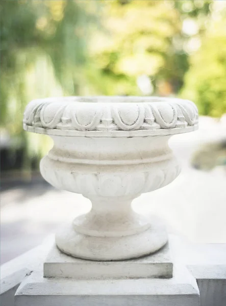 Kar beyazı beton park vazosu